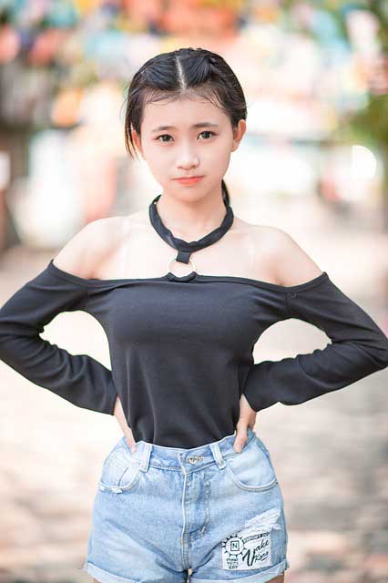 Vietnamese girl in black: meet girls in ho chi minh city